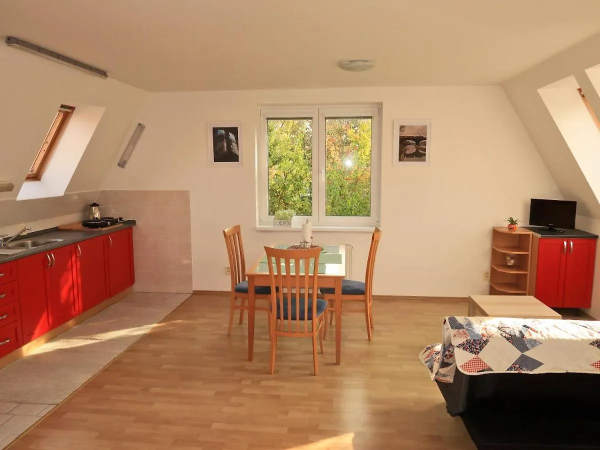 Oscar'S Prague Apartment Near The Metro 捷克
